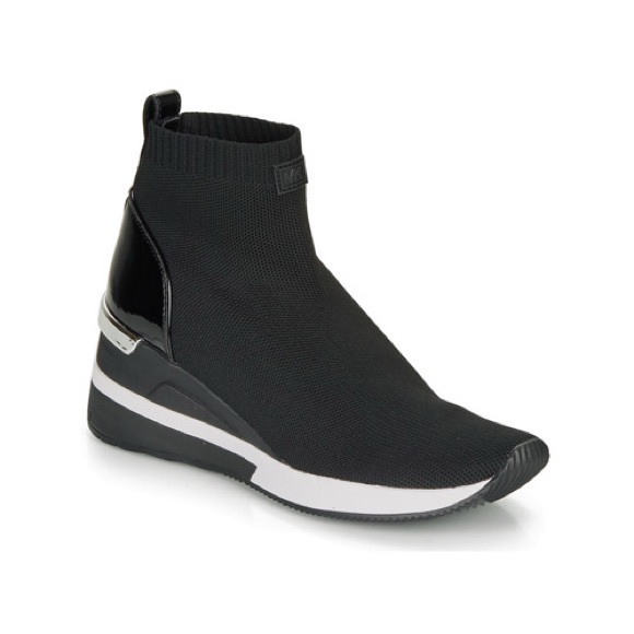 Michael Kors Shoes - MICHAEL KORS • 
SKYLER - Black
